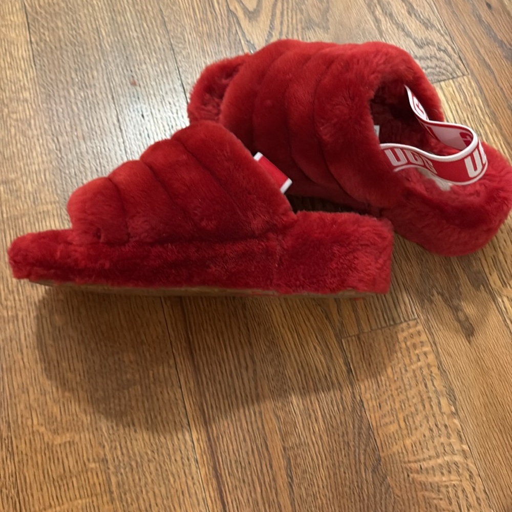 UGG Fluff Yeah red slides, size 5 - Picture 5 of 5